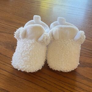 ⭐️2/$12- Cozy White Baby Booties